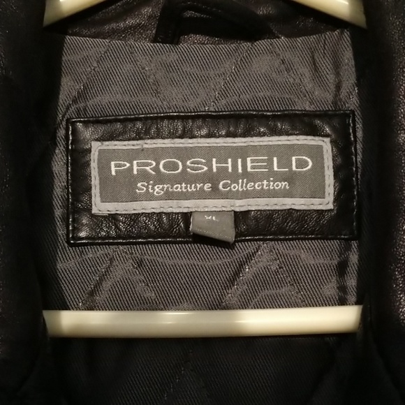 Leather bomber jacket - Picture 2 of 3